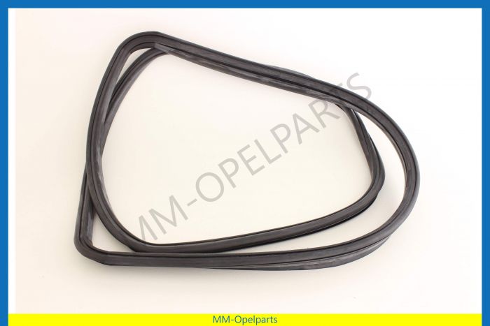 Front windscreenrubber with flute for trim with lip over dashboard